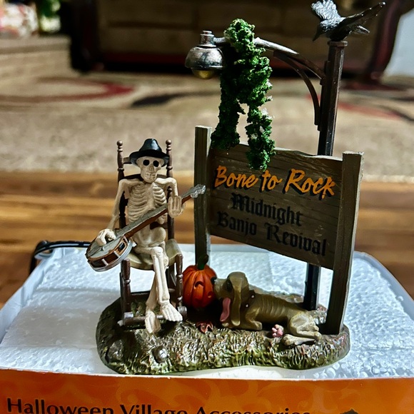 Dept 56 • Halloween • How About Our Lay-Away Plan? • Bone To Rock •Scarecrow Fun - Picture 7 of 16